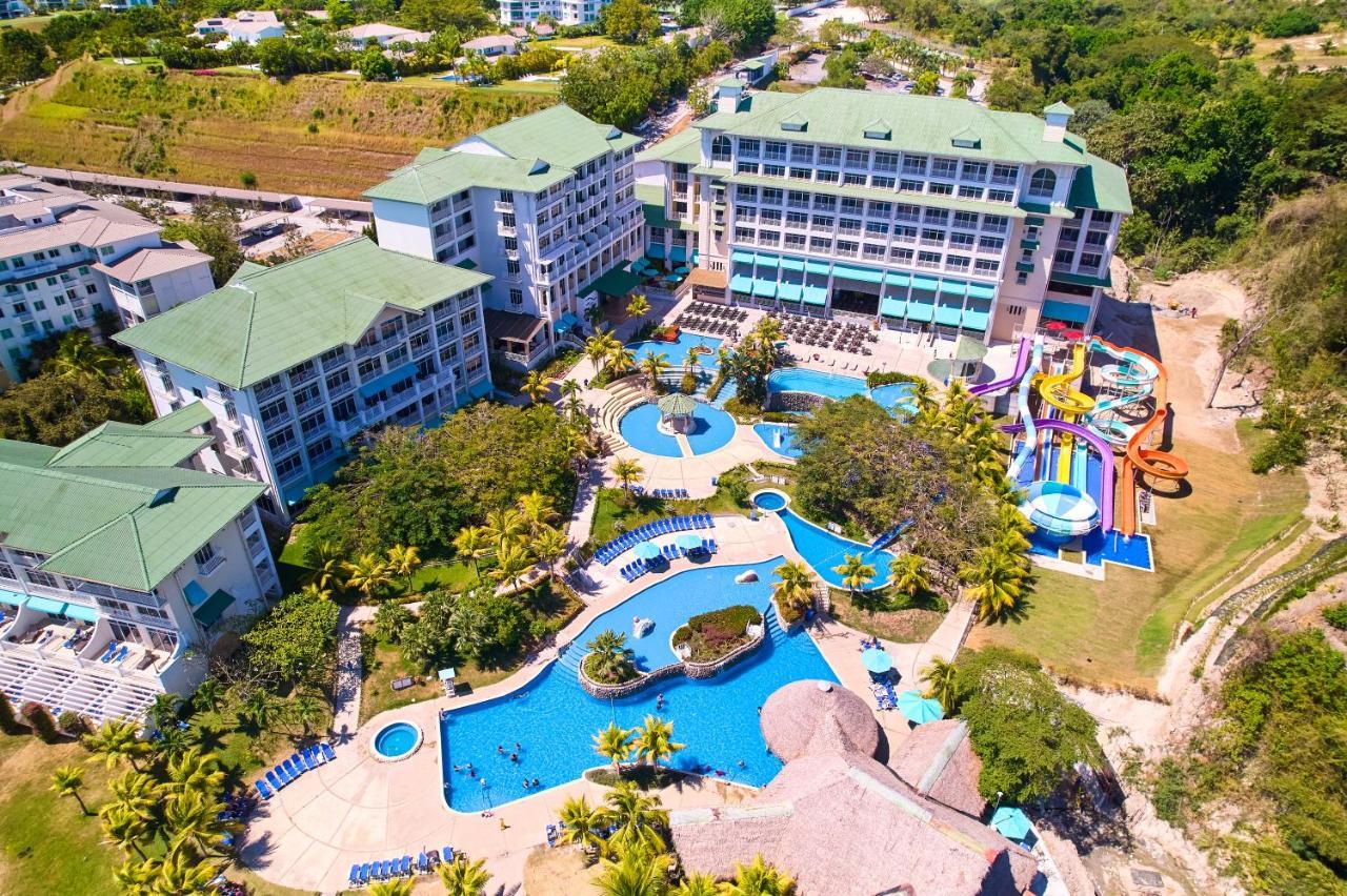 Отель Gran Evenia Bijao Санта-Клара Экстерьер фото Aerial view of the hotel