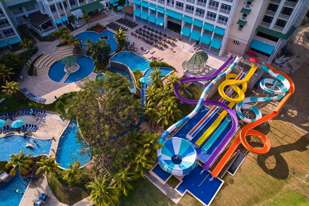 Отель Gran Evenia Bijao Санта-Клара Экстерьер фото Aerial view of Splash Island