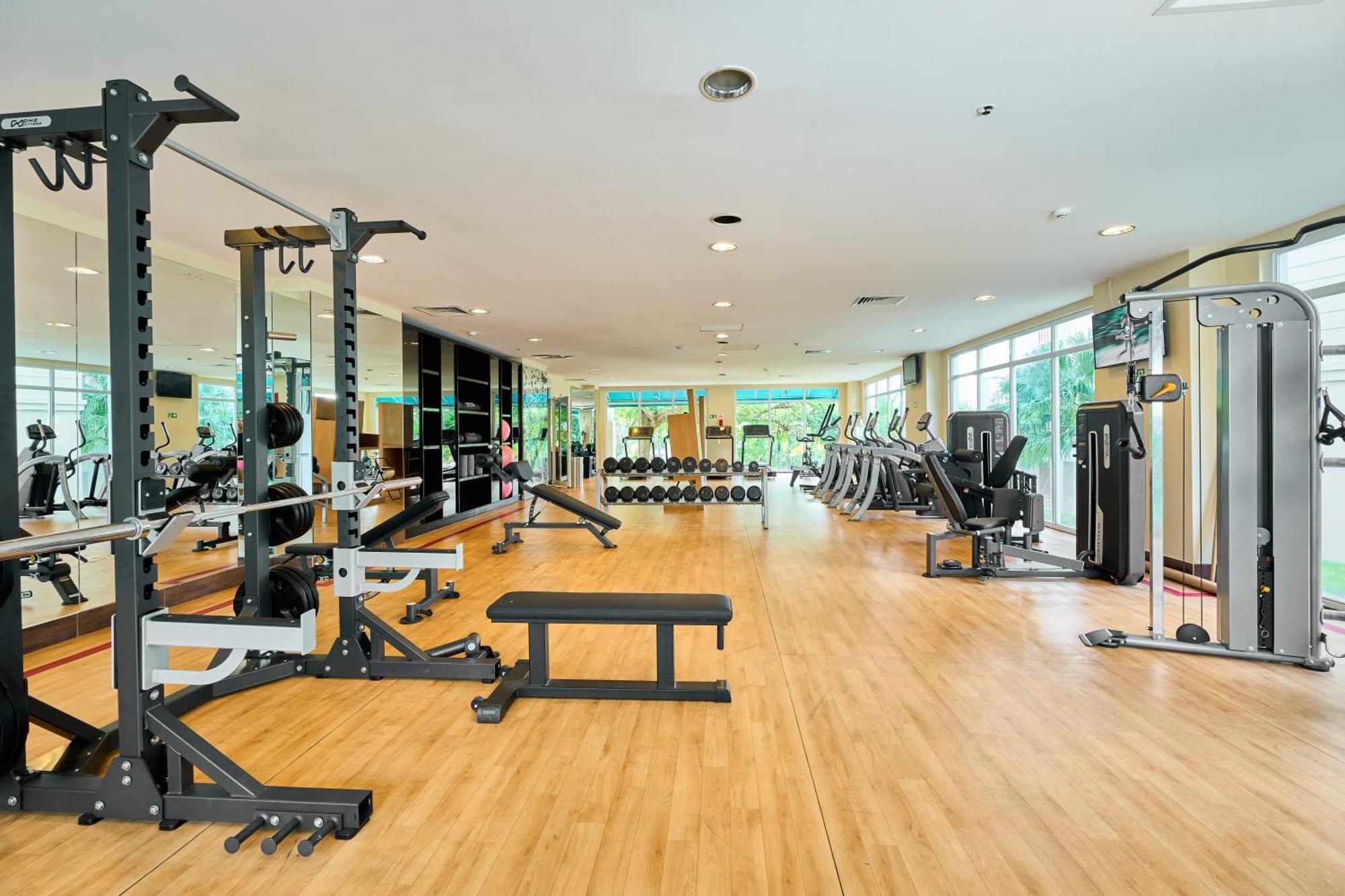 Отель Gran Evenia Bijao Санта-Клара Экстерьер фото A gym in a hotel