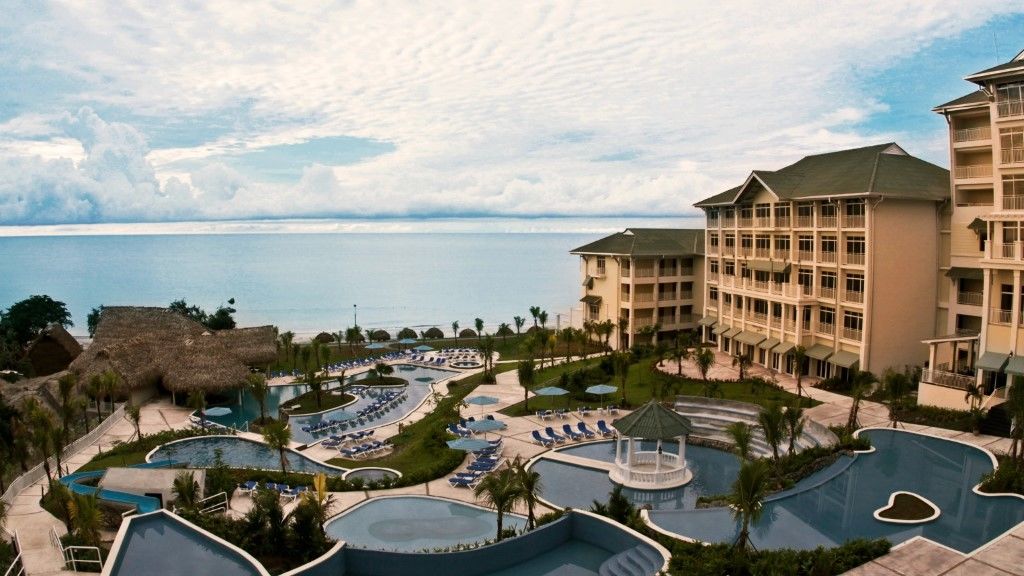 Отель Gran Evenia Bijao Санта-Клара Экстерьер фото The resort's main pool